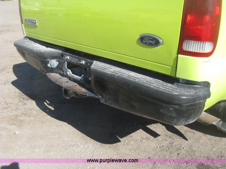 image for item K2863 2003 Ford F250 Super Duty XL pickup truck