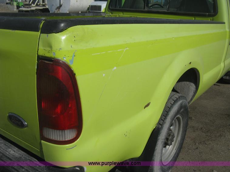image for item K2863 2003 Ford F250 Super Duty XL pickup truck