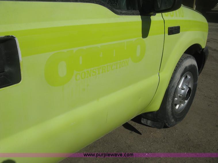 image for item K2863 2003 Ford F250 Super Duty XL pickup truck