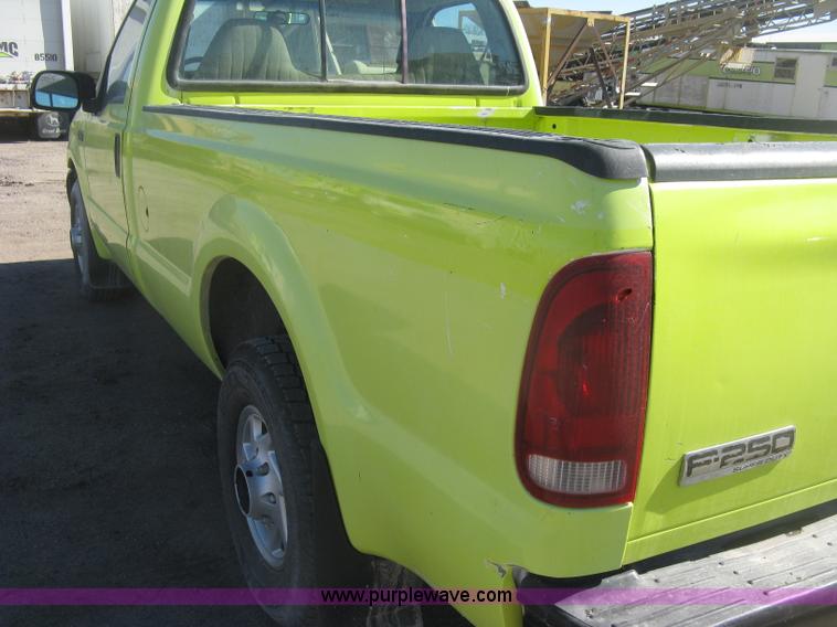 image for item K2863 2003 Ford F250 Super Duty XL pickup truck