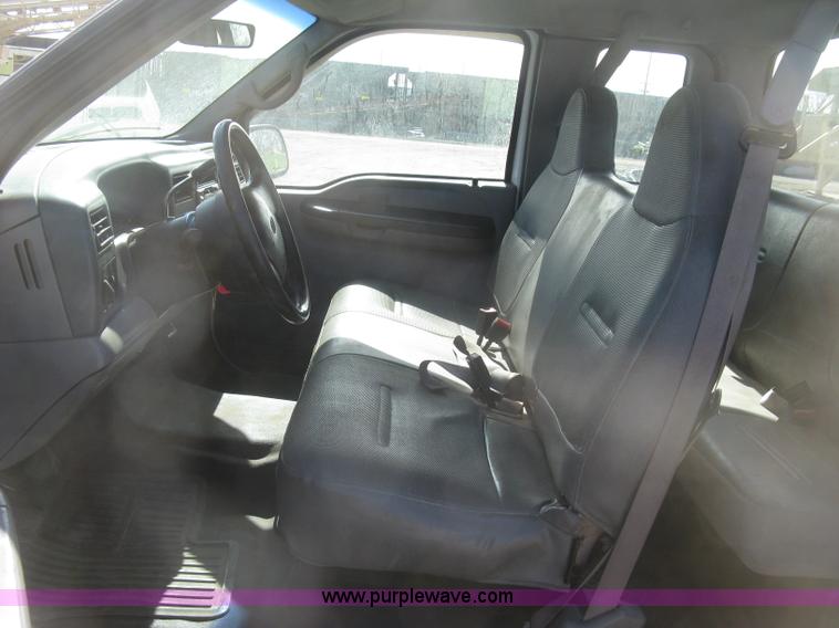 image for item K2864 2001 Ford F350 Super Duty XL SuperCab pickup truck