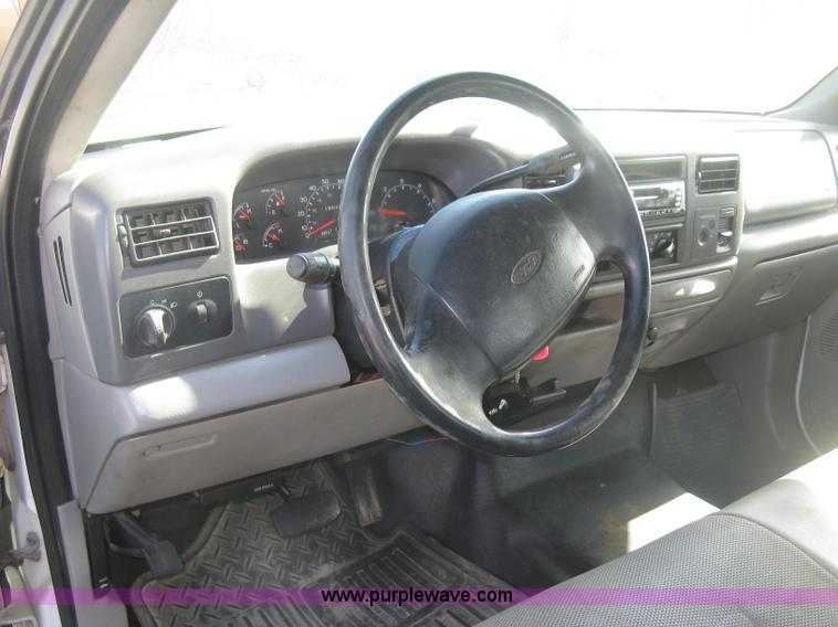 image for item K2864 2001 Ford F350 Super Duty XL SuperCab pickup truck