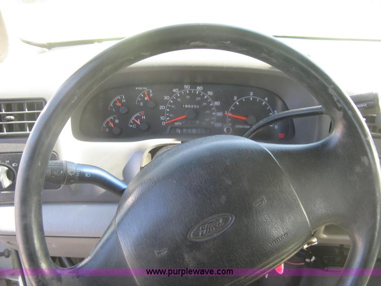 image for item K2864 2001 Ford F350 Super Duty XL SuperCab pickup truck