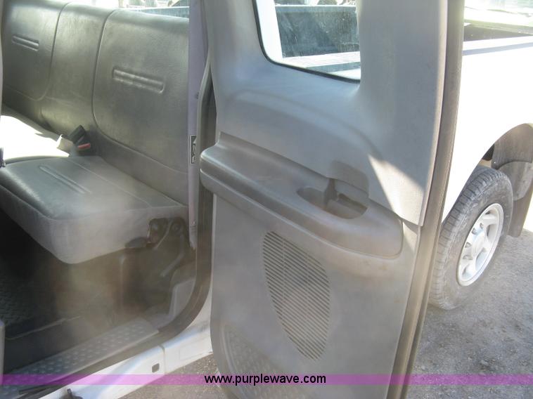 image for item K2864 2001 Ford F350 Super Duty XL SuperCab pickup truck