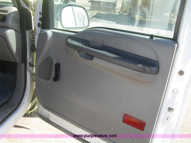 image for item K2864 2001 Ford F350 Super Duty XL SuperCab pickup truck