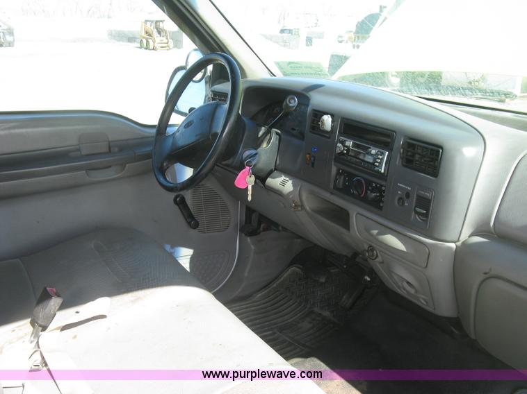 image for item K2864 2001 Ford F350 Super Duty XL SuperCab pickup truck