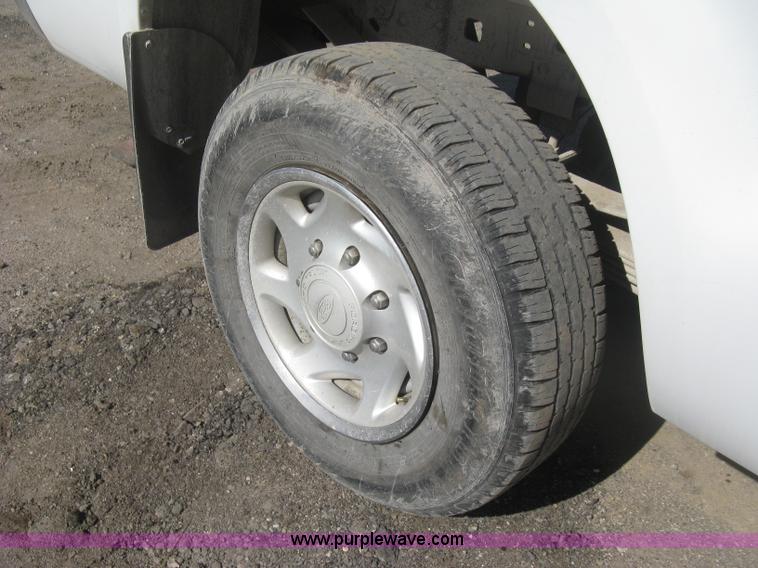 image for item K2864 2001 Ford F350 Super Duty XL SuperCab pickup truck