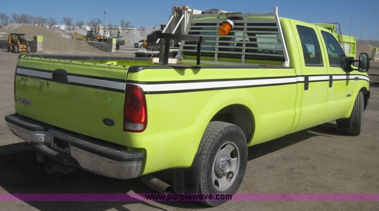 image for item K2865 2005 Ford F350 Super Duty XL Crew Cab pickup truck
