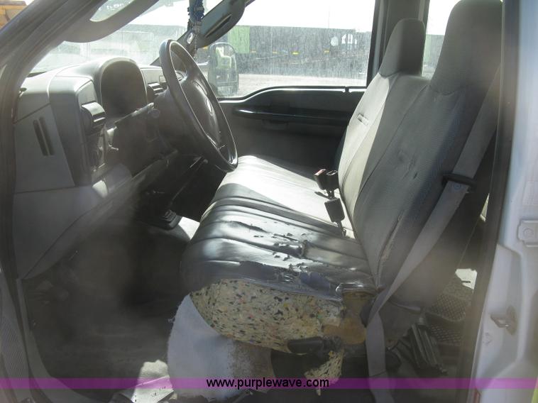 image for item K2865 2005 Ford F350 Super Duty XL Crew Cab pickup truck