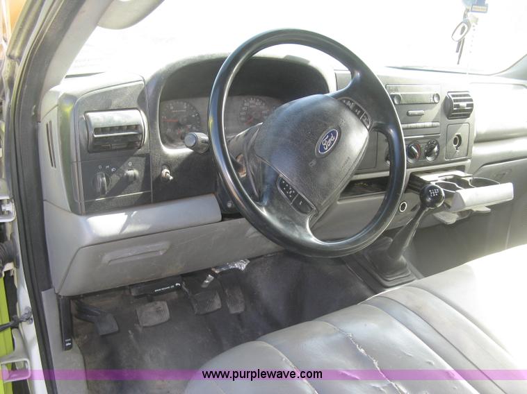 image for item K2865 2005 Ford F350 Super Duty XL Crew Cab pickup truck