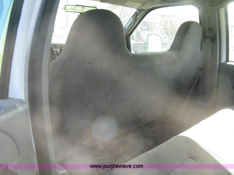 image for item K2865 2005 Ford F350 Super Duty XL Crew Cab pickup truck