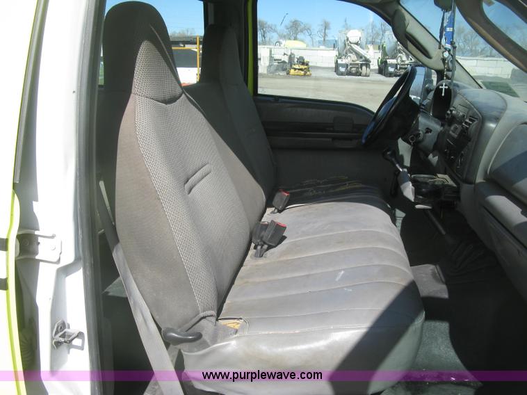 image for item K2865 2005 Ford F350 Super Duty XL Crew Cab pickup truck