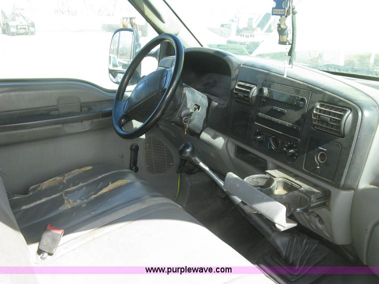 image for item K2865 2005 Ford F350 Super Duty XL Crew Cab pickup truck