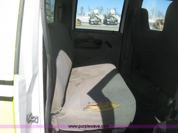 image for item K2865 2005 Ford F350 Super Duty XL Crew Cab pickup truck
