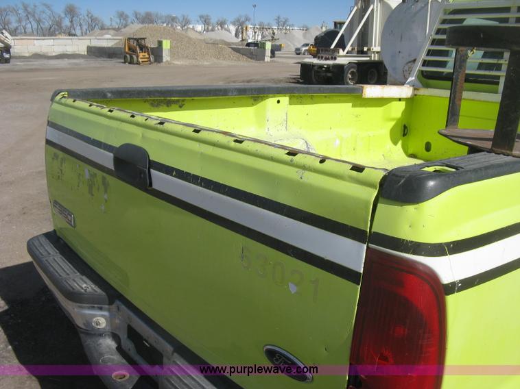 image for item K2865 2005 Ford F350 Super Duty XL Crew Cab pickup truck