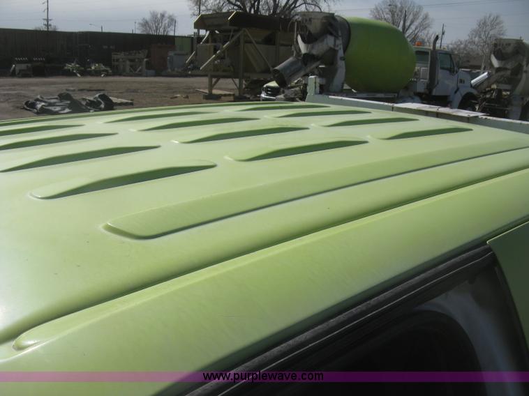 image for item K2865 2005 Ford F350 Super Duty XL Crew Cab pickup truck