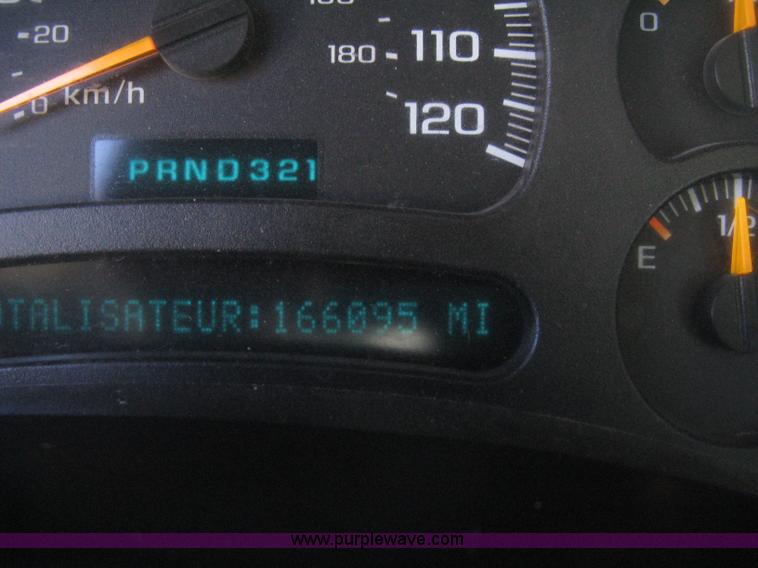 image for item K2866 2004 Chevrolet Silverado 2500HD Ext. Cab pickup truck