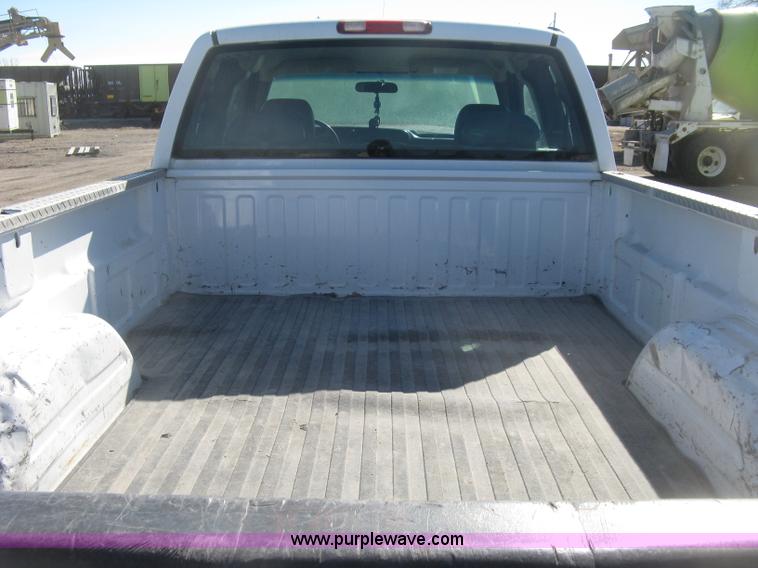 image for item K2866 2004 Chevrolet Silverado 2500HD Ext. Cab pickup truck