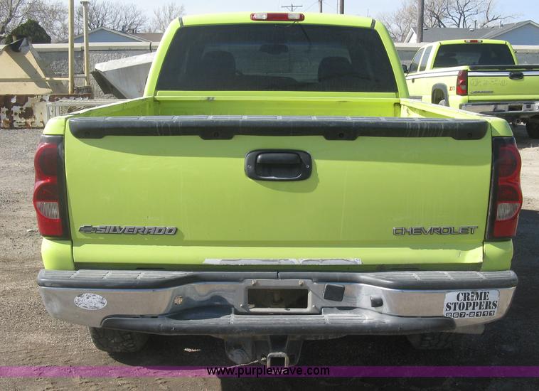 image for item K2867 2004 Chevrolet Silverado 1500 Ext. Cab pickup truck