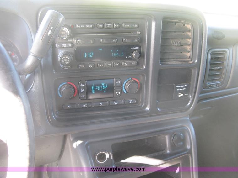 image for item K2867 2004 Chevrolet Silverado 1500 Ext. Cab pickup truck