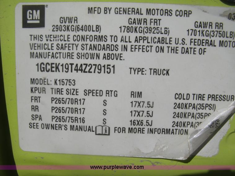 image for item K2867 2004 Chevrolet Silverado 1500 Ext. Cab pickup truck