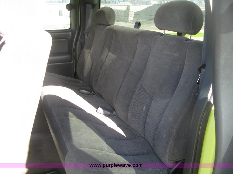 image for item K2867 2004 Chevrolet Silverado 1500 Ext. Cab pickup truck