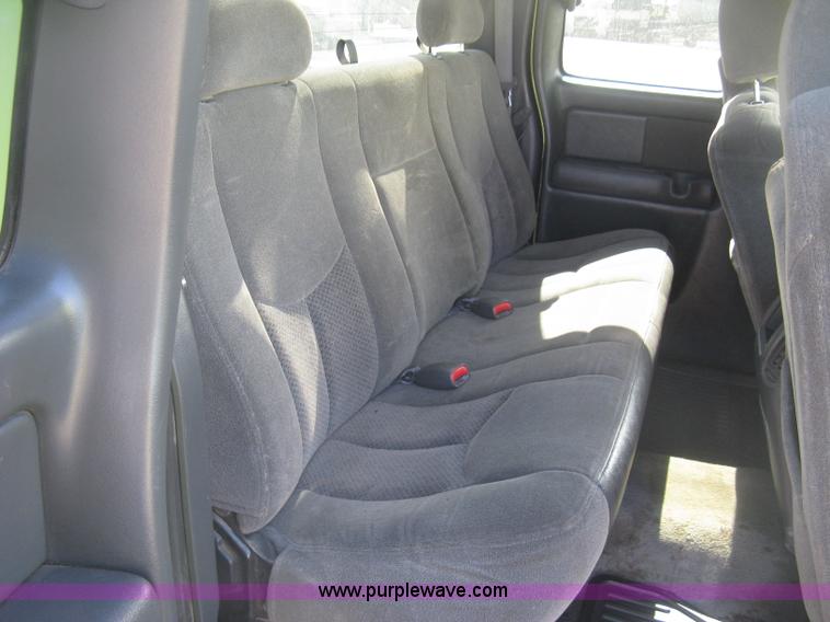 image for item K2867 2004 Chevrolet Silverado 1500 Ext. Cab pickup truck