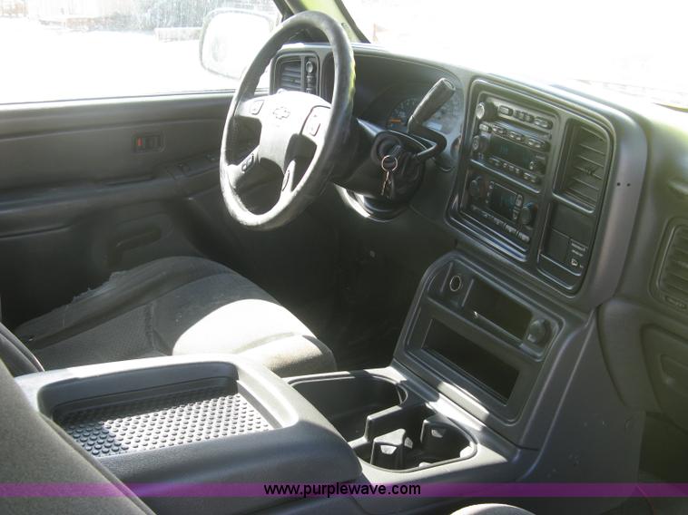 image for item K2867 2004 Chevrolet Silverado 1500 Ext. Cab pickup truck