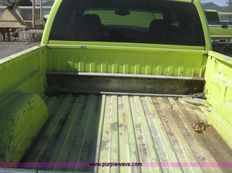 image for item K2867 2004 Chevrolet Silverado 1500 Ext. Cab pickup truck