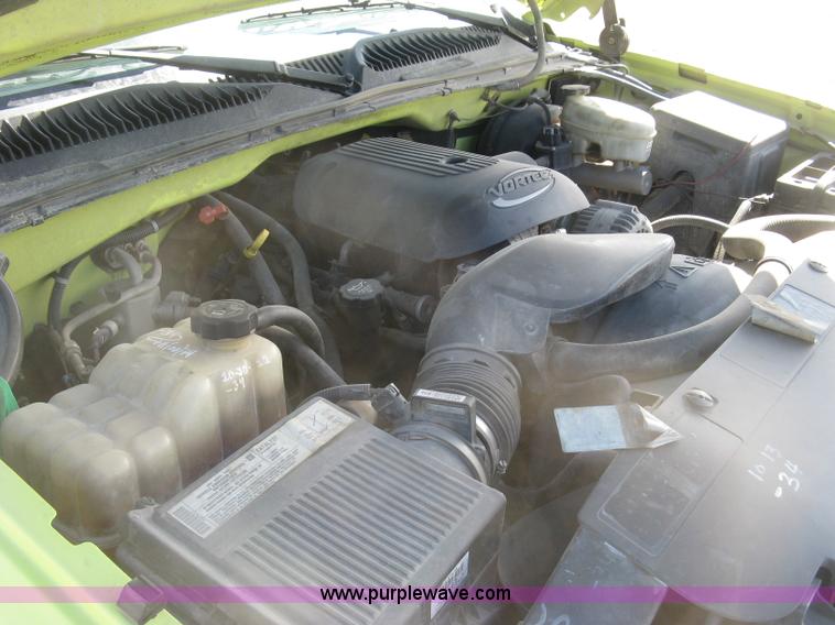 image for item K2867 2004 Chevrolet Silverado 1500 Ext. Cab pickup truck