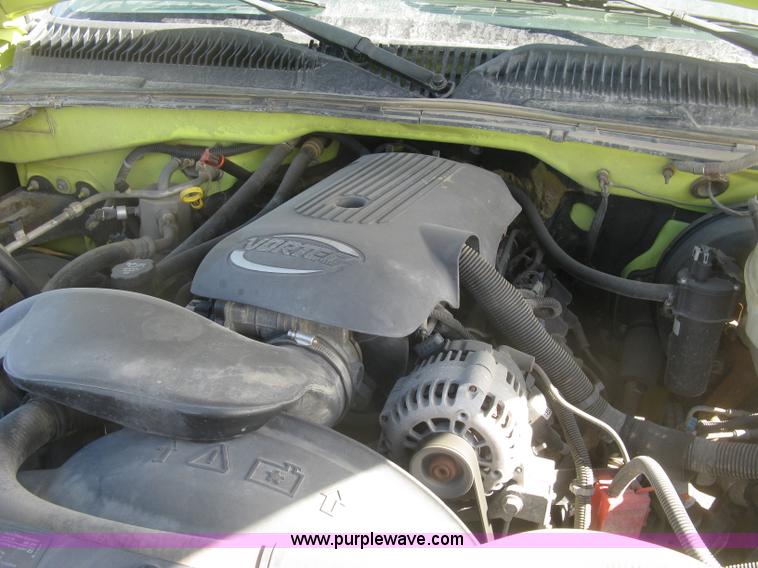 image for item K2867 2004 Chevrolet Silverado 1500 Ext. Cab pickup truck