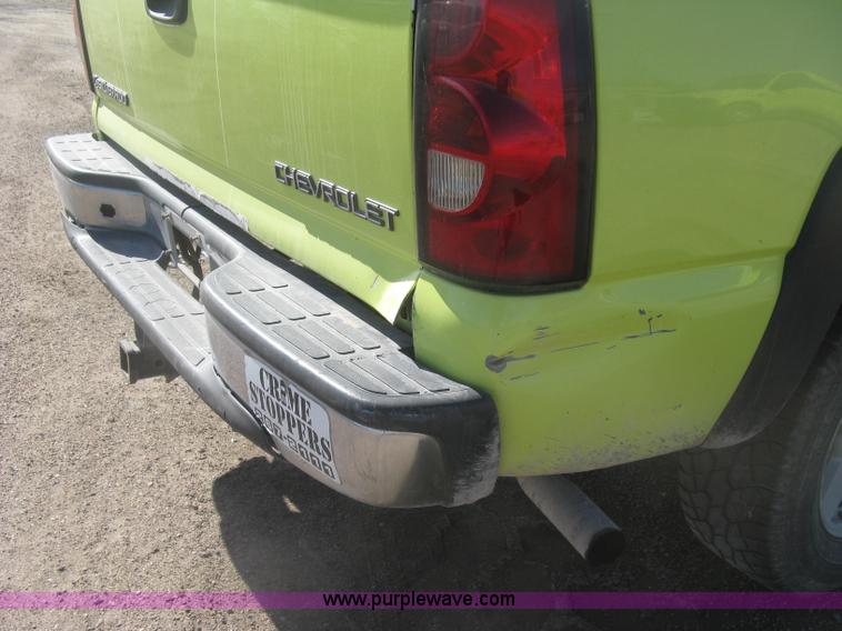 image for item K2867 2004 Chevrolet Silverado 1500 Ext. Cab pickup truck