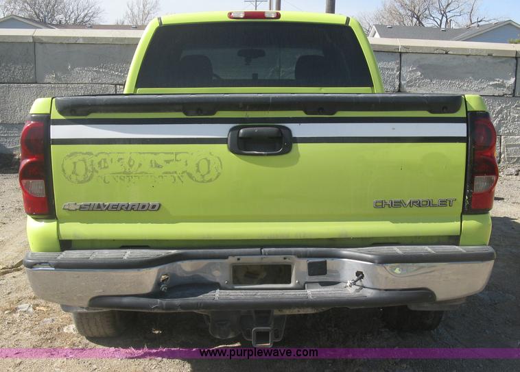 image for item K2868 2004 Chevrolet Silverado 1500 Z71 Ext. Cab pickup truck