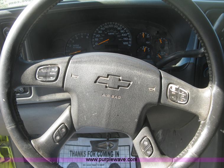 image for item K2868 2004 Chevrolet Silverado 1500 Z71 Ext. Cab pickup truck