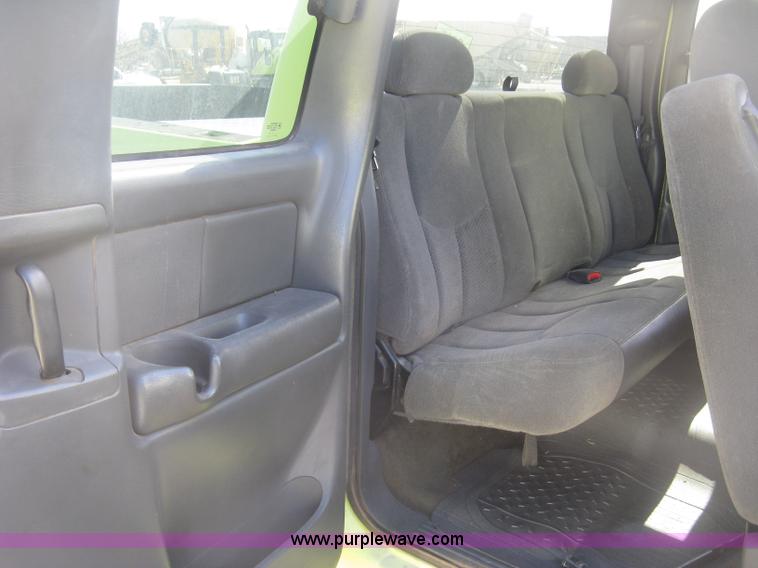 image for item K2868 2004 Chevrolet Silverado 1500 Z71 Ext. Cab pickup truck