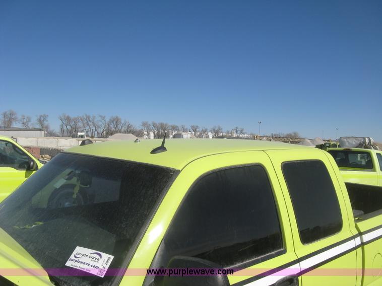 image for item K2868 2004 Chevrolet Silverado 1500 Z71 Ext. Cab pickup truck