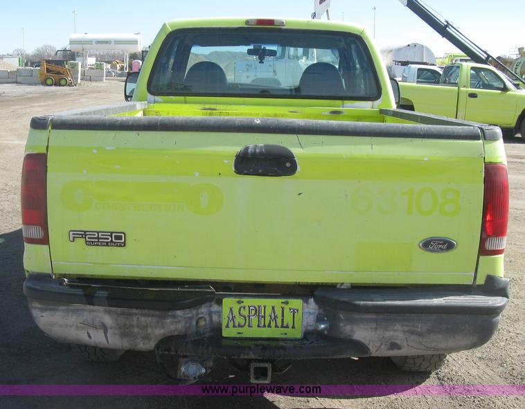 image for item K2869 2002 Ford F250 Super Duty XL SuperCab pickup truck