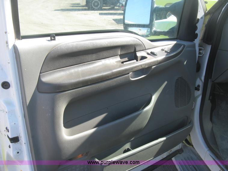 image for item K2869 2002 Ford F250 Super Duty XL SuperCab pickup truck