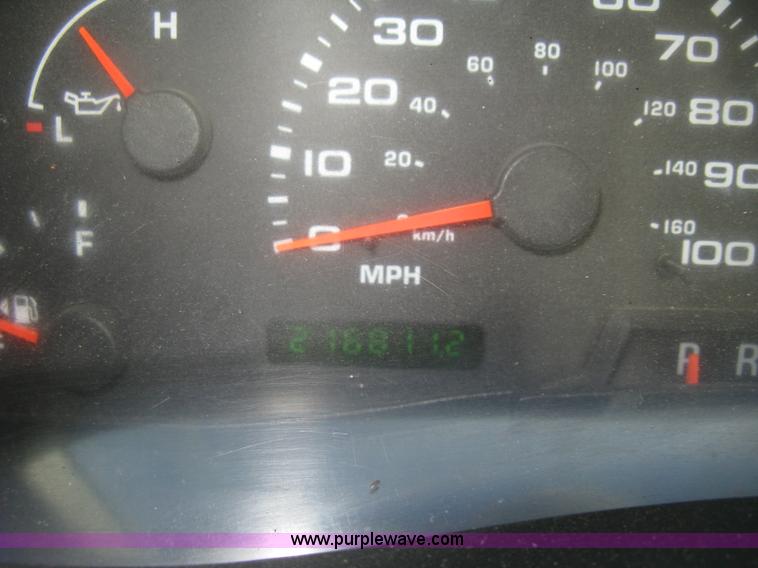 image for item K2869 2002 Ford F250 Super Duty XL SuperCab pickup truck