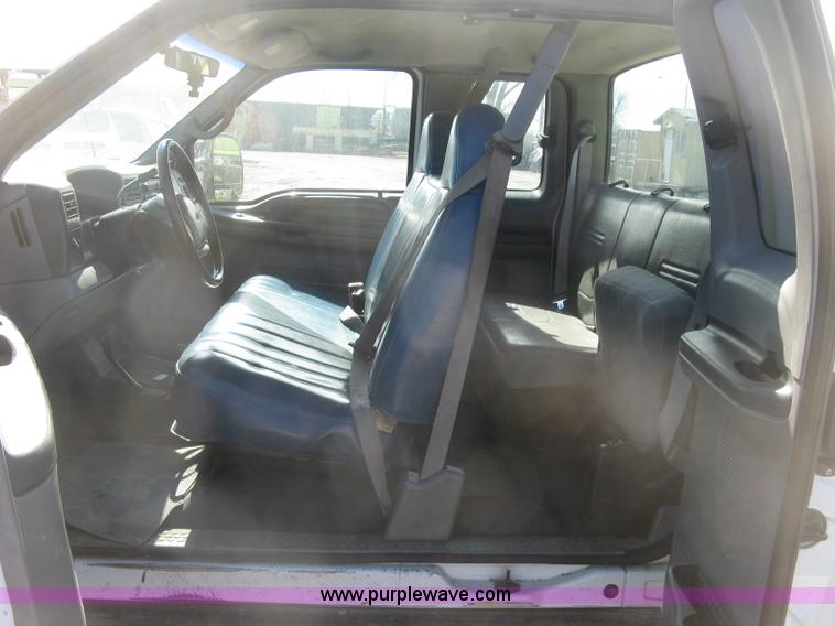 image for item K2869 2002 Ford F250 Super Duty XL SuperCab pickup truck