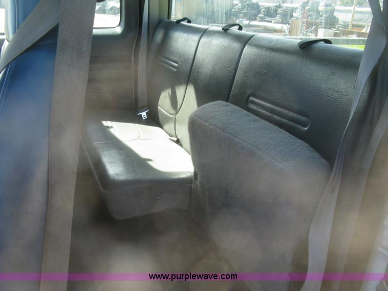 image for item K2869 2002 Ford F250 Super Duty XL SuperCab pickup truck