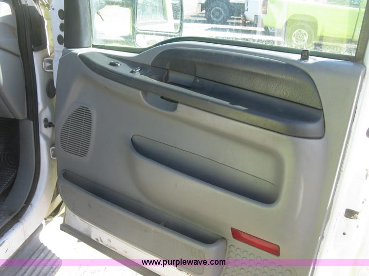 image for item K2869 2002 Ford F250 Super Duty XL SuperCab pickup truck