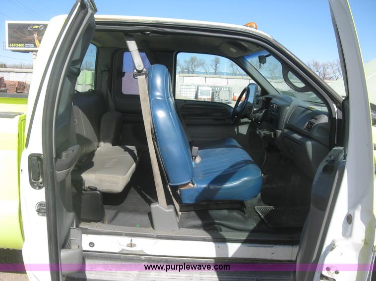 image for item K2869 2002 Ford F250 Super Duty XL SuperCab pickup truck