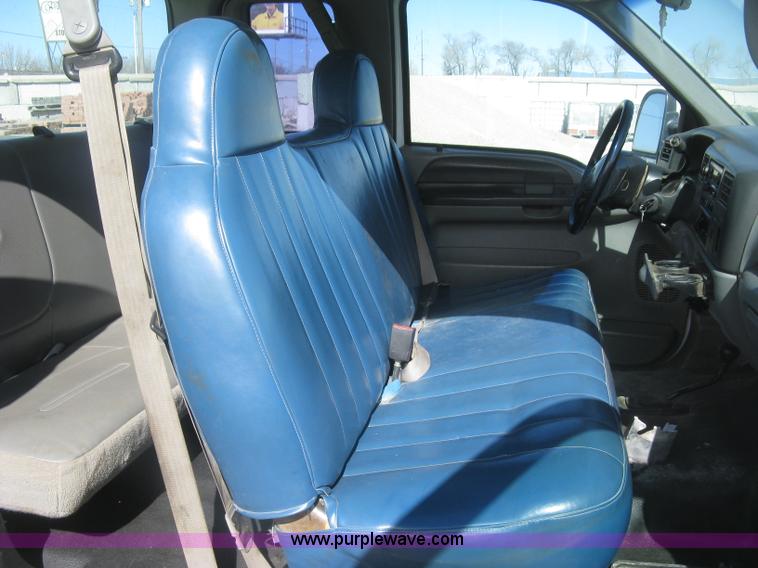 image for item K2869 2002 Ford F250 Super Duty XL SuperCab pickup truck