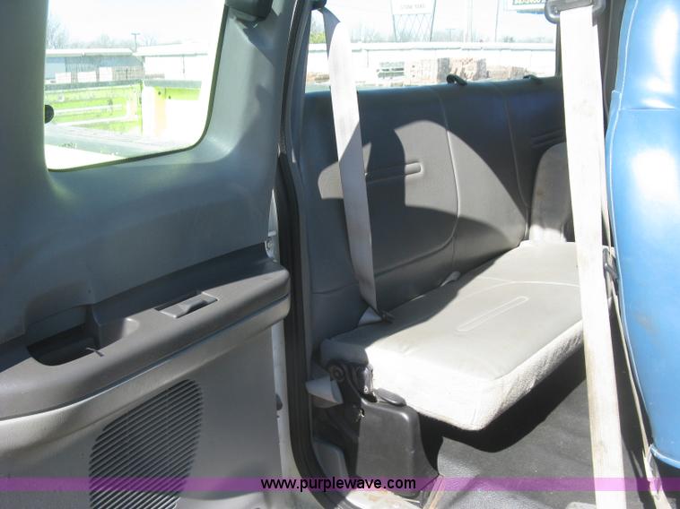 image for item K2869 2002 Ford F250 Super Duty XL SuperCab pickup truck