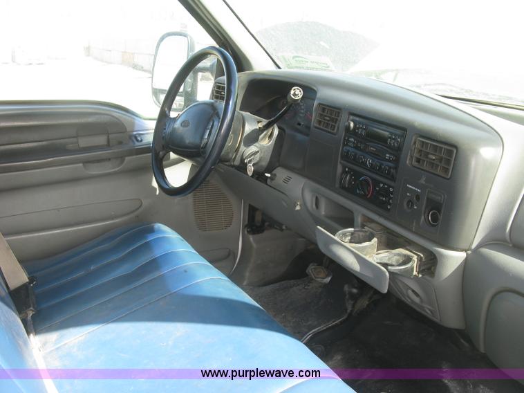 image for item K2869 2002 Ford F250 Super Duty XL SuperCab pickup truck