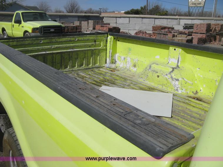 image for item K2869 2002 Ford F250 Super Duty XL SuperCab pickup truck