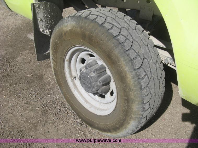 image for item K2869 2002 Ford F250 Super Duty XL SuperCab pickup truck