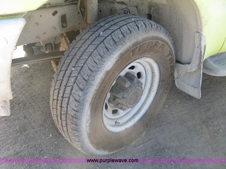 image for item K2869 2002 Ford F250 Super Duty XL SuperCab pickup truck