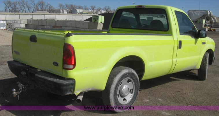 image for item K2870 2005 Ford F250 Super Duty XL pickup truck